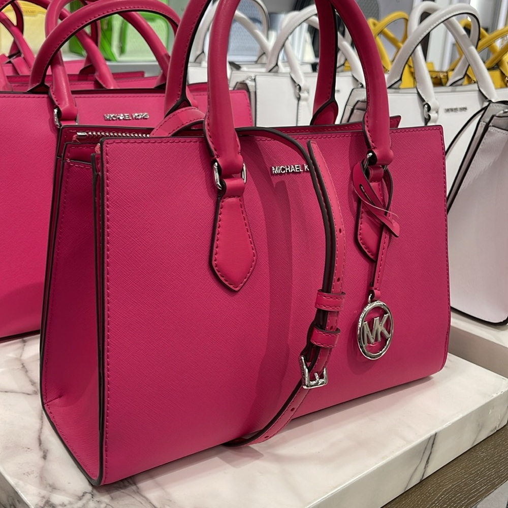 Michaela Kors Sheila Medium Faux Saffiano Leather Satchel
Dragonfruit
NWT - Picture 2 of 16